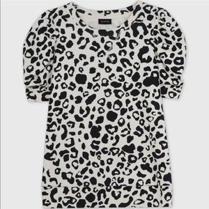 Who What Wear Women's Black Leopard Print Ruffle Short Sleeve Sweatshirt Size M